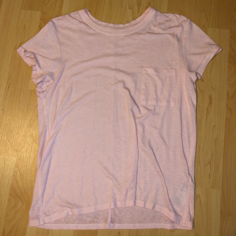 Basic light pink tee!